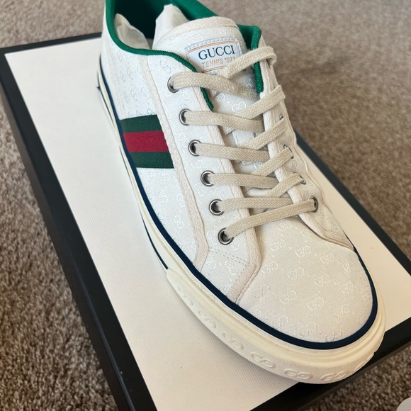 Gucci Men’s White Green canvas Tennis 1977 mini GG. - Picture 3 of 10